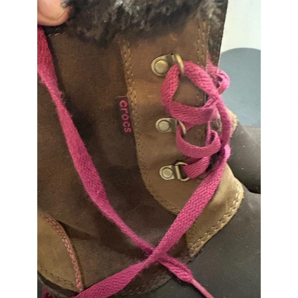 Crocs AllCast Luxe Duck Boots Brown Suede Faux Fur Lined Pink Laces Womens 10